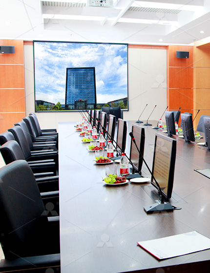 2012年初，以長興縣副縣長為首的考察小組，一行20多人赴黎明重工進(jìn)行實(shí)地考察，磨機(jī)銷售部集運(yùn)營、研發(fā)、企業(yè)文化傳播部等多方力量，成功完成此次接待，并針對碳酸鈣、方解石等物料特性，提供增加產(chǎn)量、降低能耗的解決方案，凸顯專業(yè)素質(zhì)和雄厚實(shí)力。